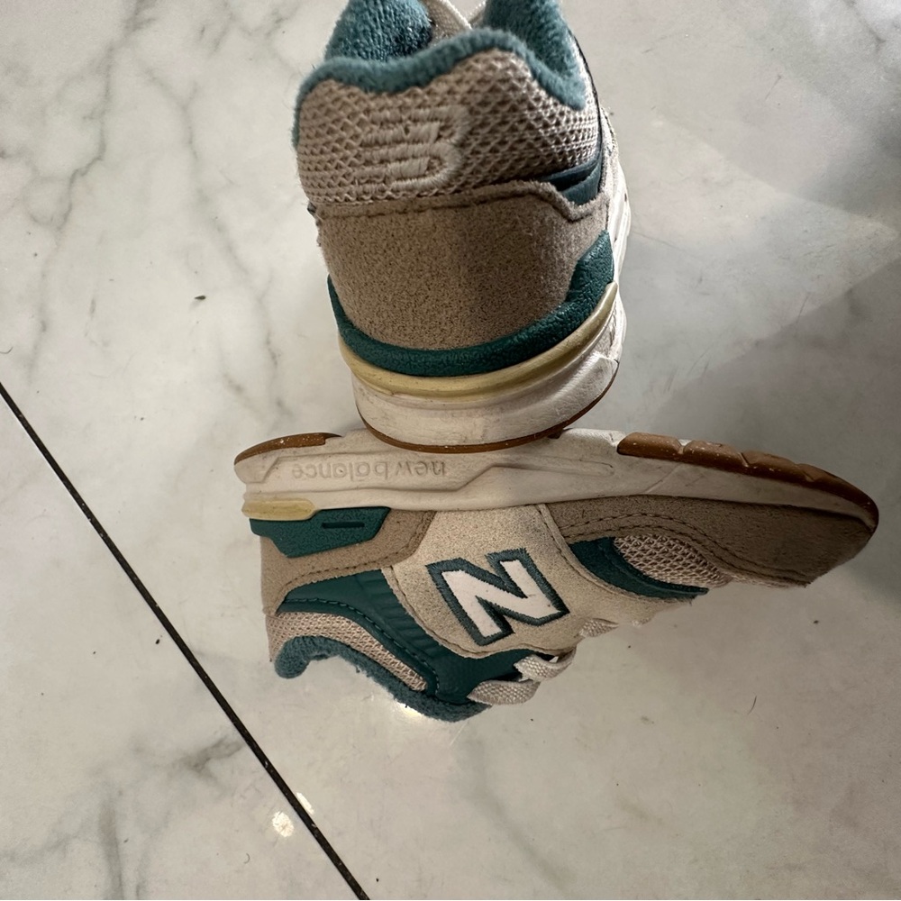 New Balance Kids' Sneakers - Teal and Beige